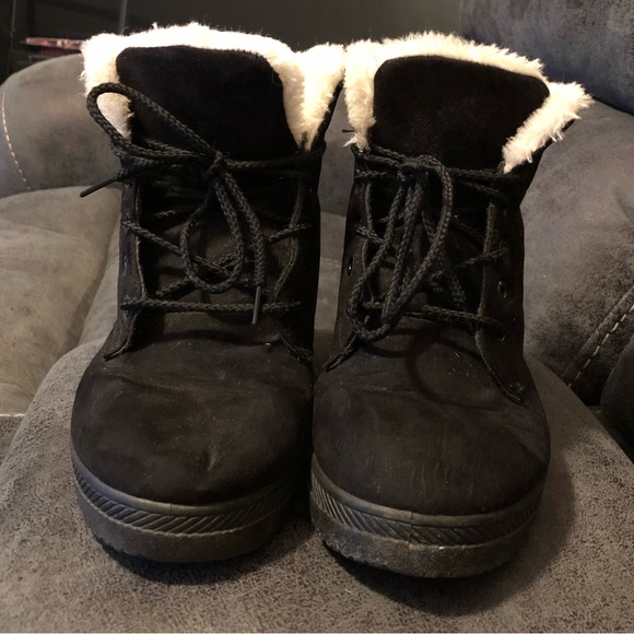 SQL Size 9 Women’s Black Fur-Lined Winter Boot - Picture 2 of 8